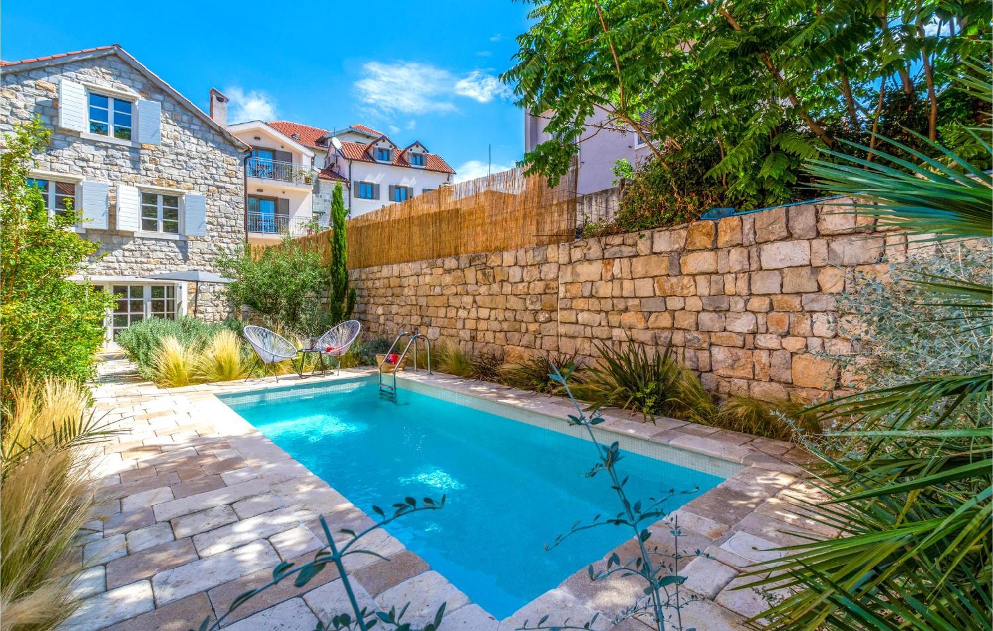 Stunning Home In Split With Outdoor Swimming Pool Екстер'єр фото